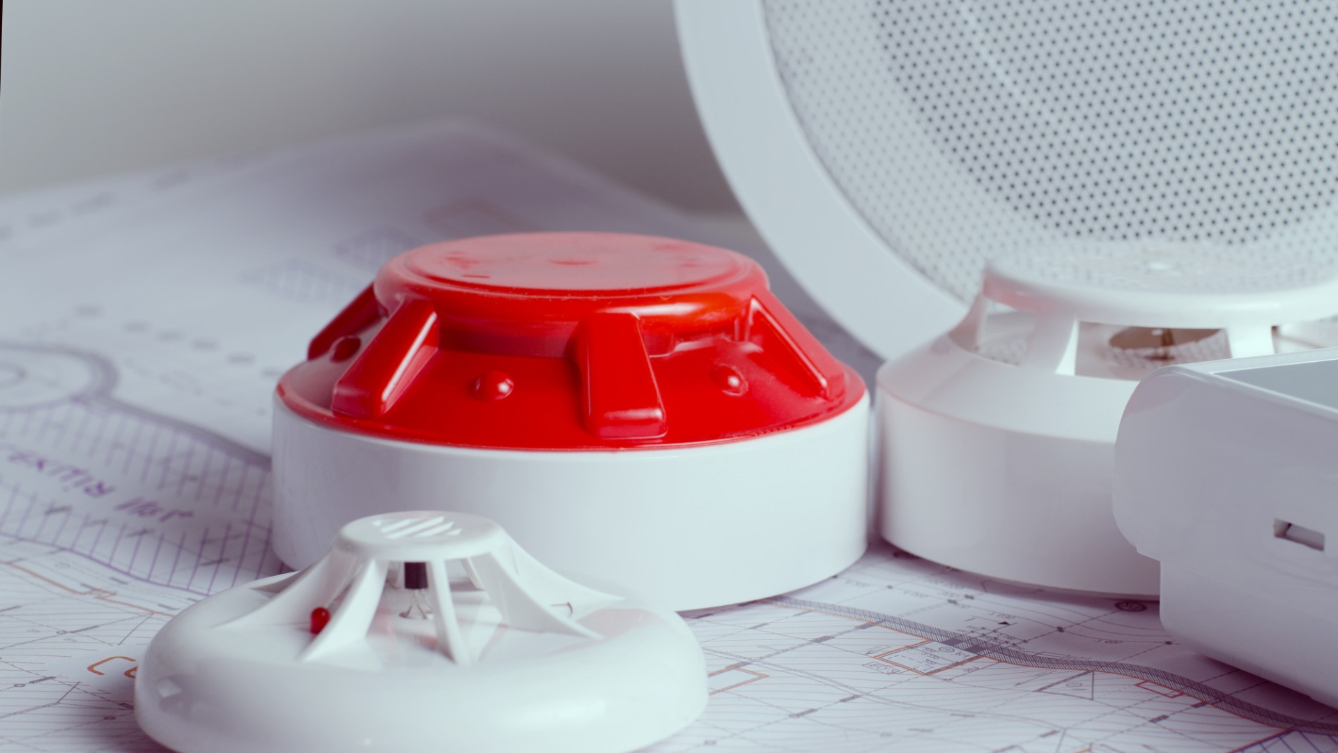 كيف يؤثر نظام إدارة الدخان على كفاءة إخلاء المباني؟