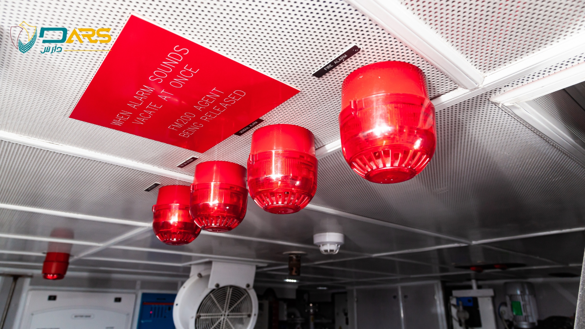 ما الفرق بين مراوح سحب الدخان ومراوح التهوية العادية؟