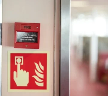 أفضل أنظمة كشف وإنذار الحريق للمباني التجارية والسكنية